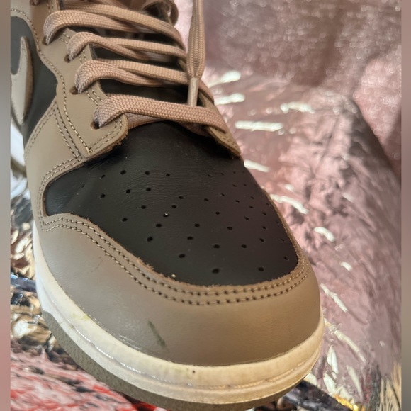 Pre loved Women’s Nike Dunk High Black, Grey and White Sneakers in Size 8 1/2 US - Picture 6 of 10